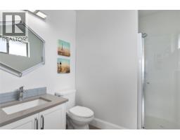 2064 Galore Crescent, Kamloops, BC V2E0A7 Photo 24
