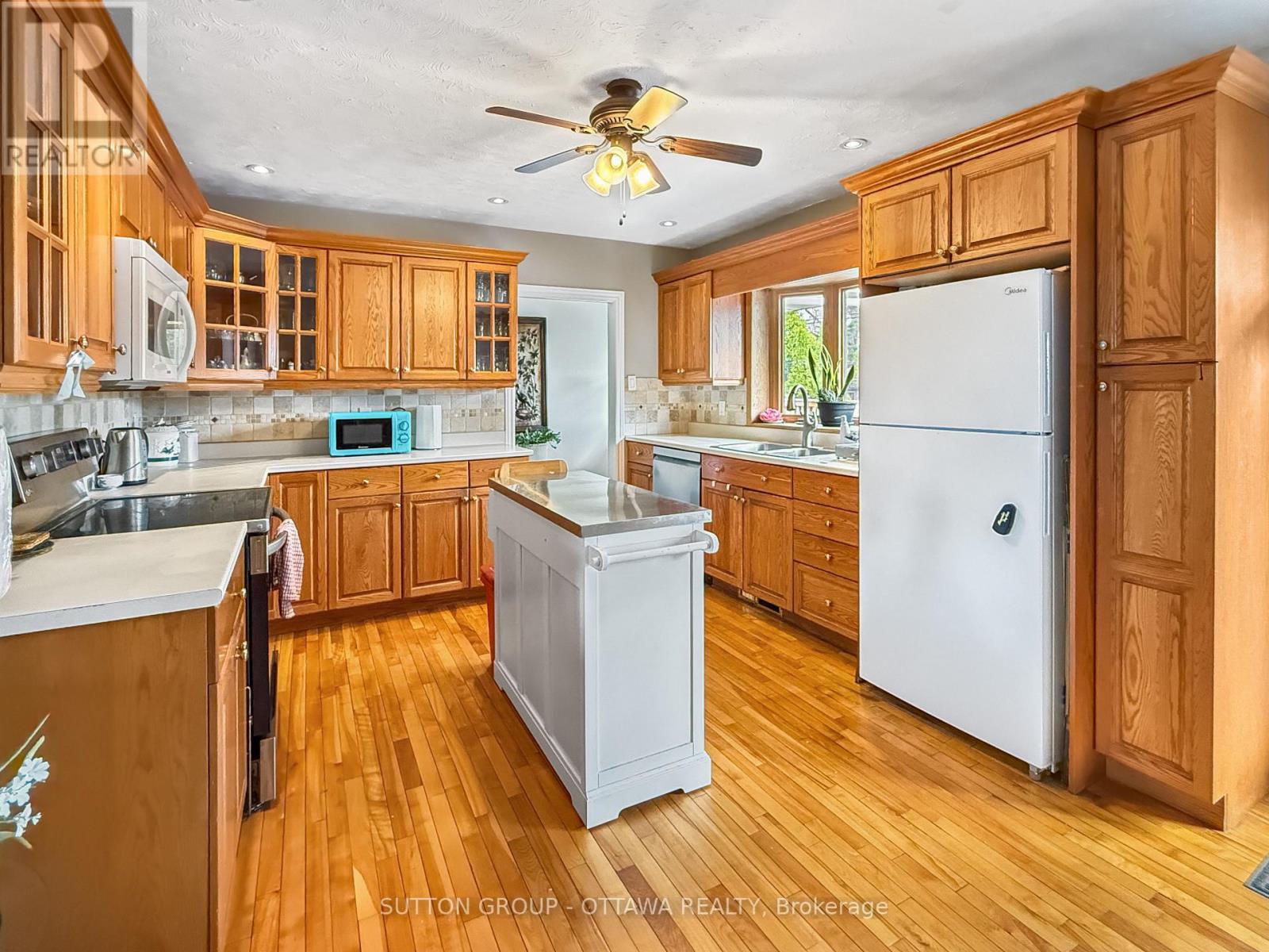 412 LEITCH DRIVE - 13