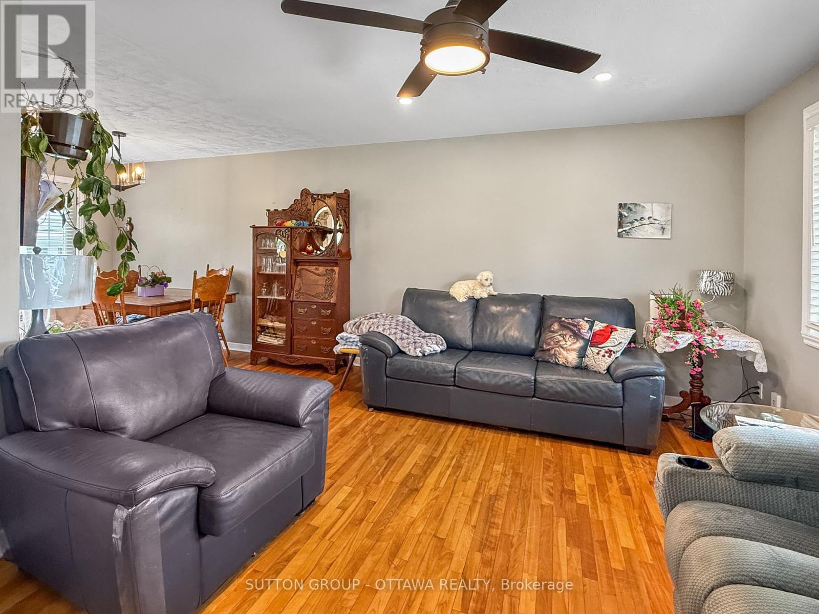412 LEITCH DRIVE - 17