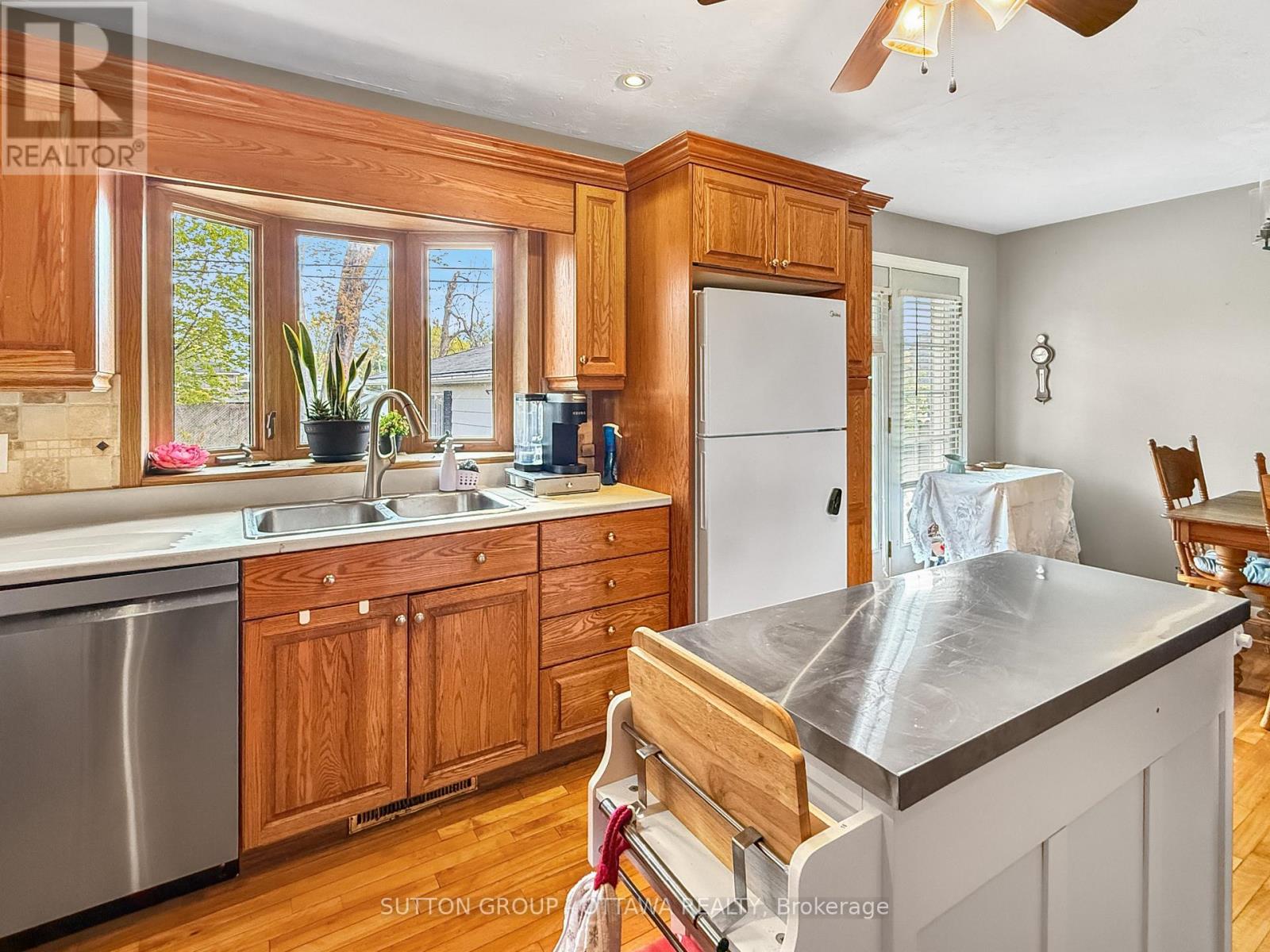 412 LEITCH DRIVE - 14