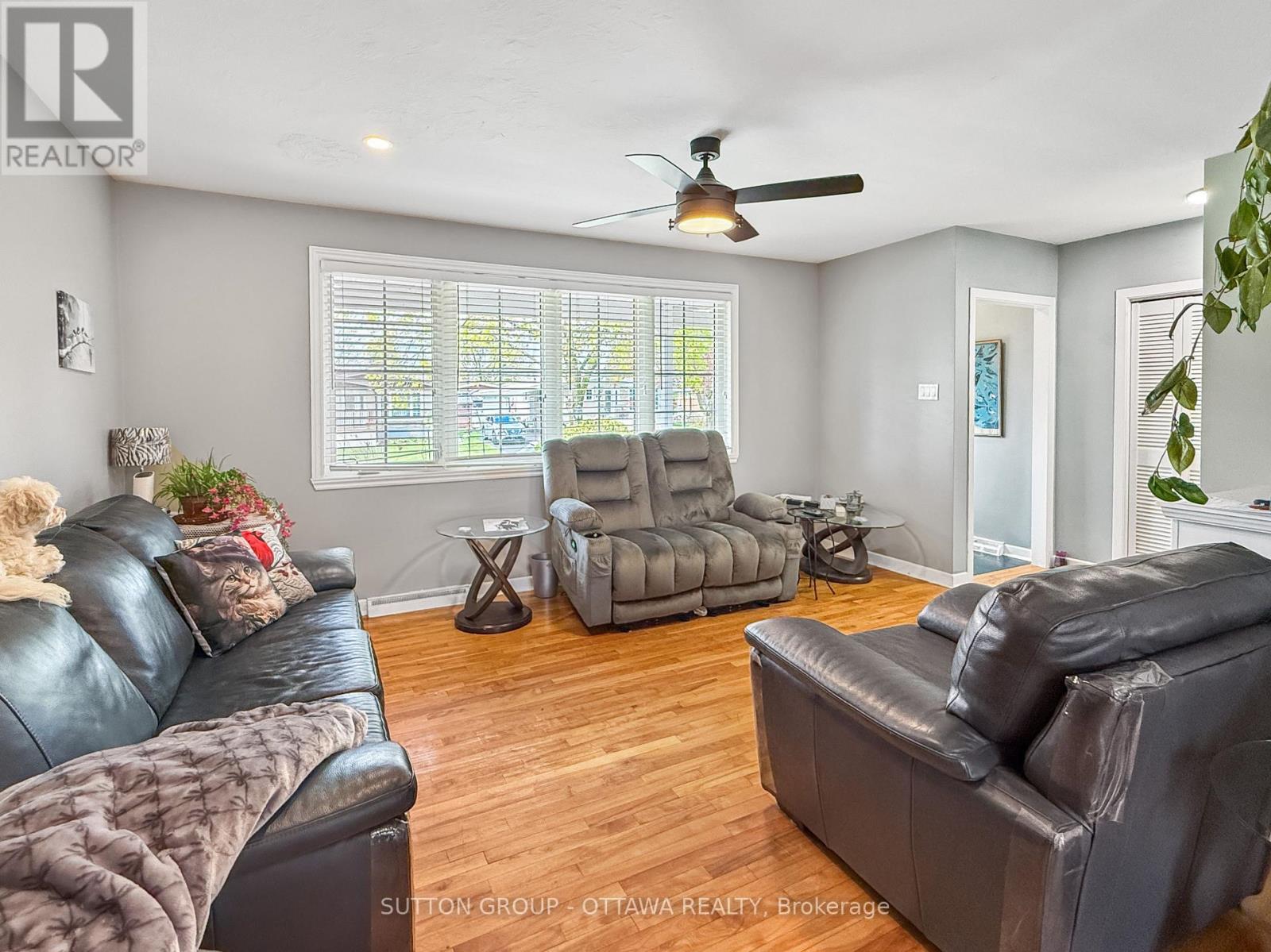 412 LEITCH DRIVE - 19