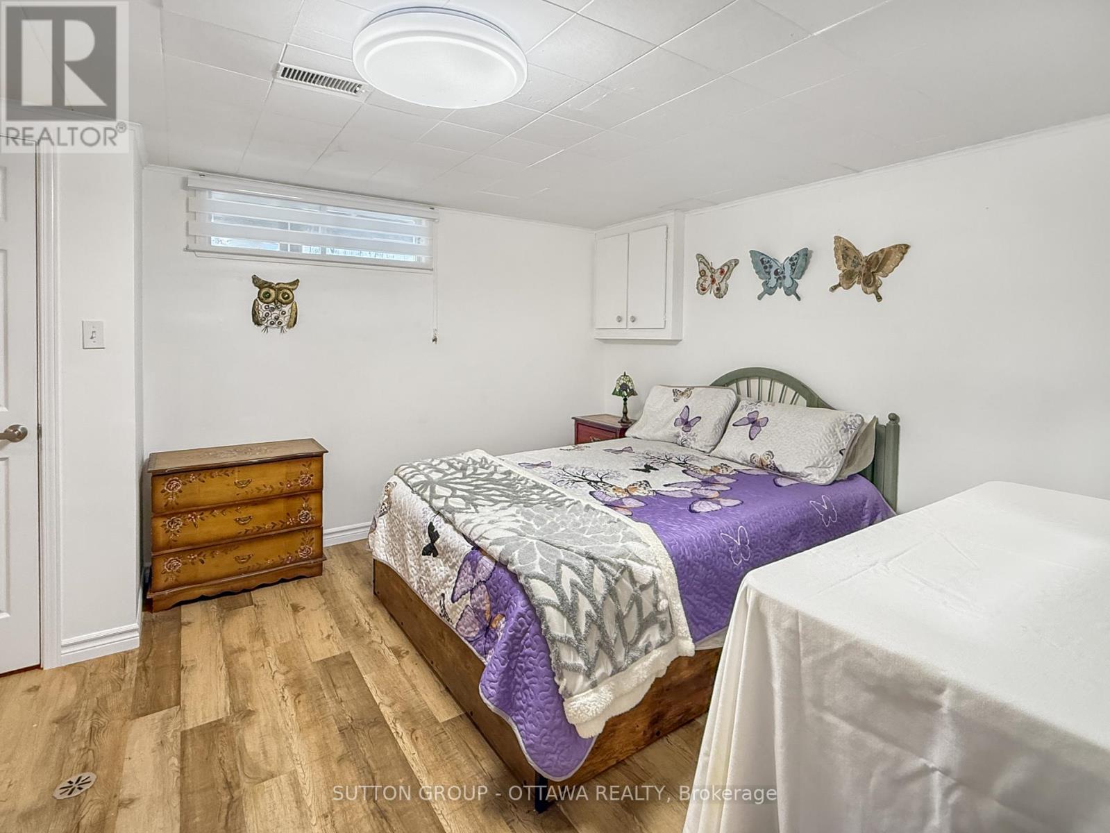 412 LEITCH DRIVE - 34