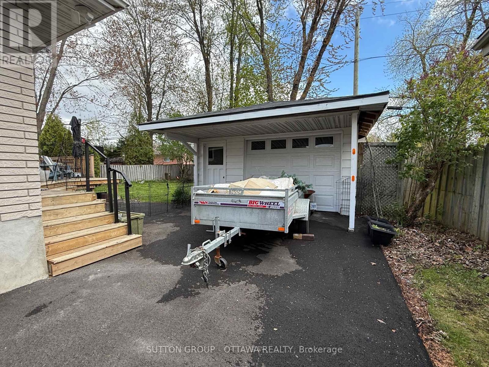 412 LEITCH DRIVE - 39