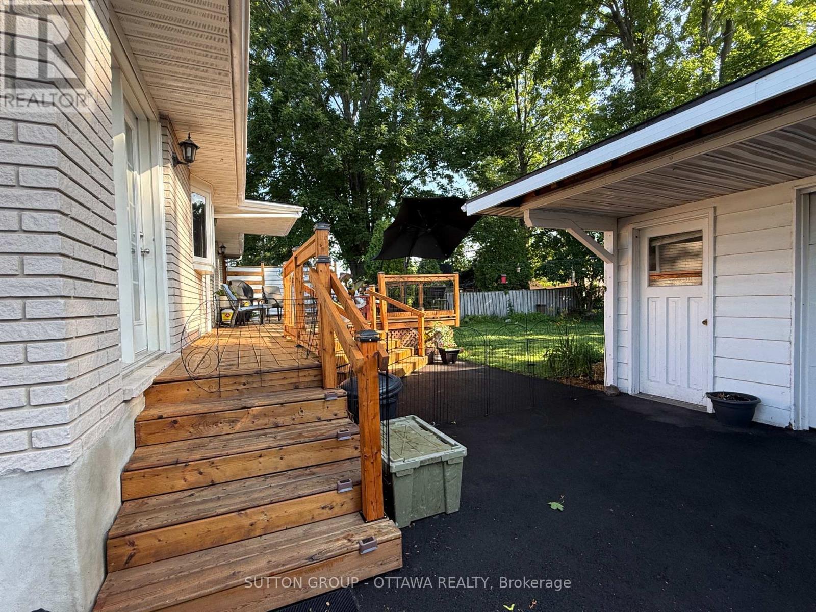 412 LEITCH DRIVE - 6