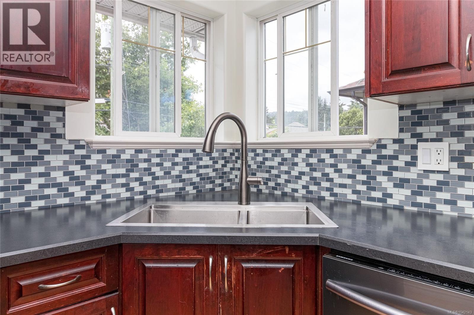 2333 Selwyn Rd - 16