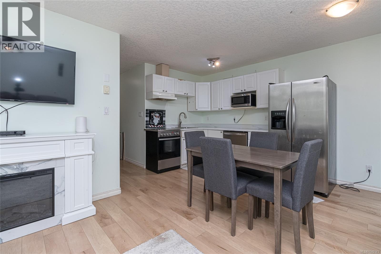 2333 Selwyn Rd, Langford