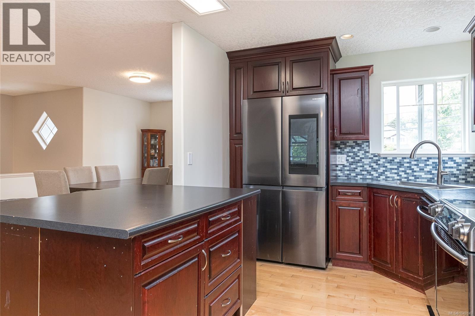 2333 Selwyn Rd, Langford