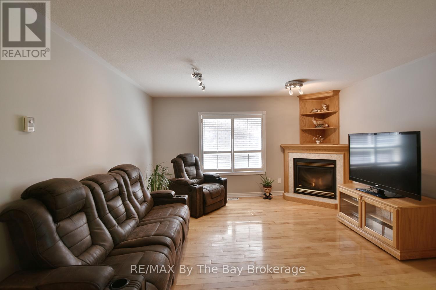 4 ANTHONY STREET - 22