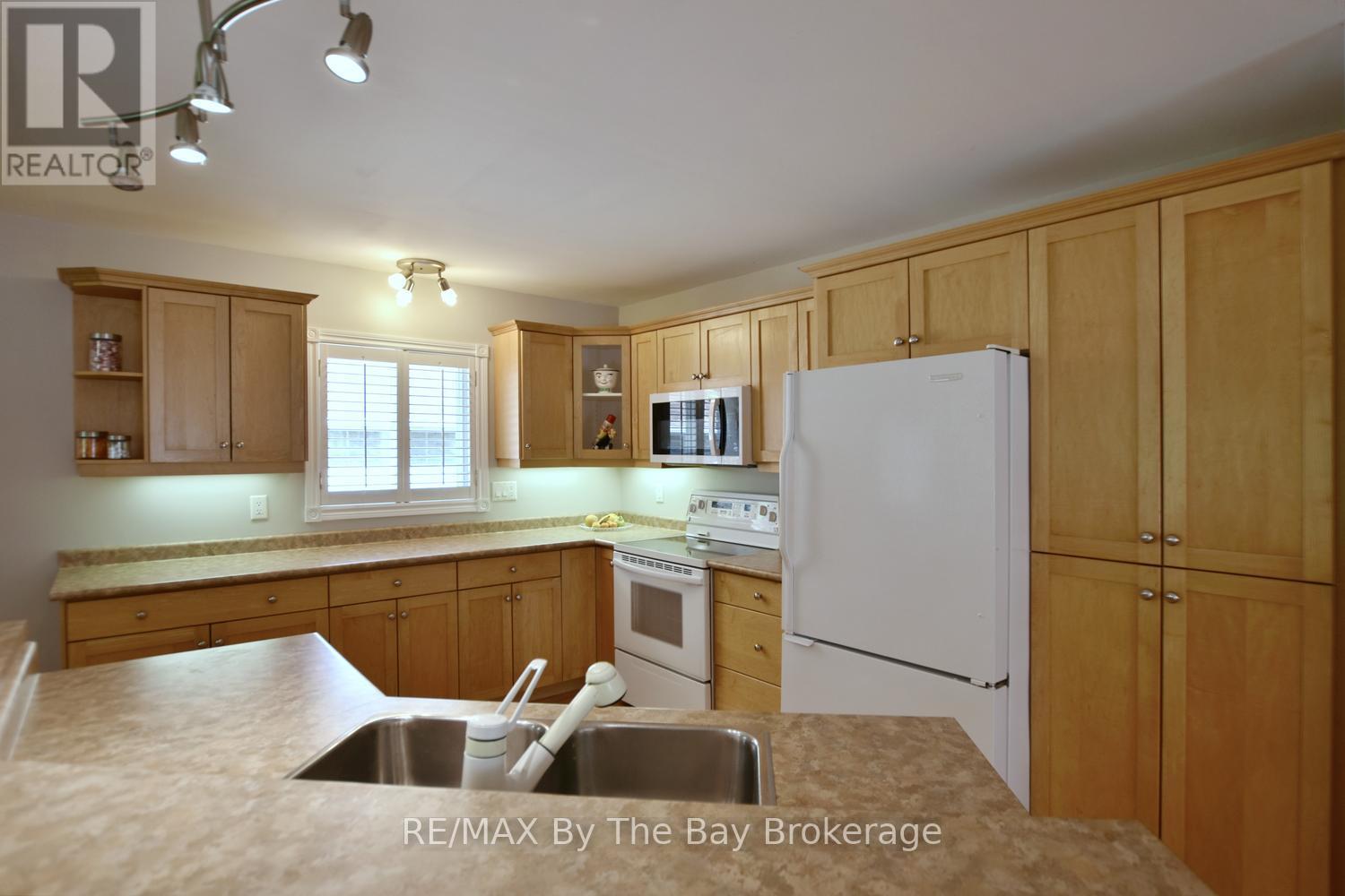 4 ANTHONY STREET - 23