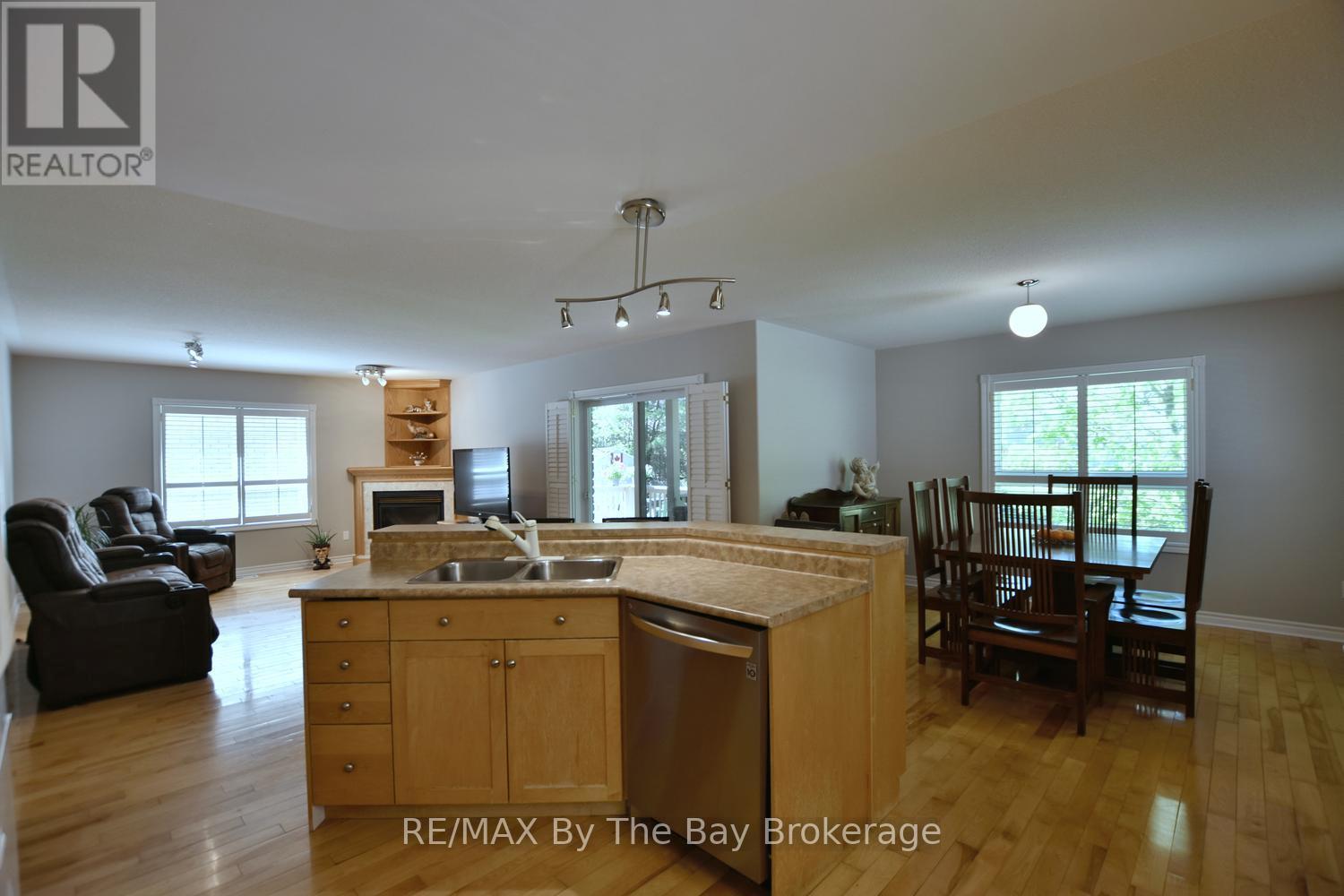 4 ANTHONY STREET - 24