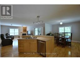 4 Anthony Street, Wasaga Beach, ON L9Z2N4 Photo 24