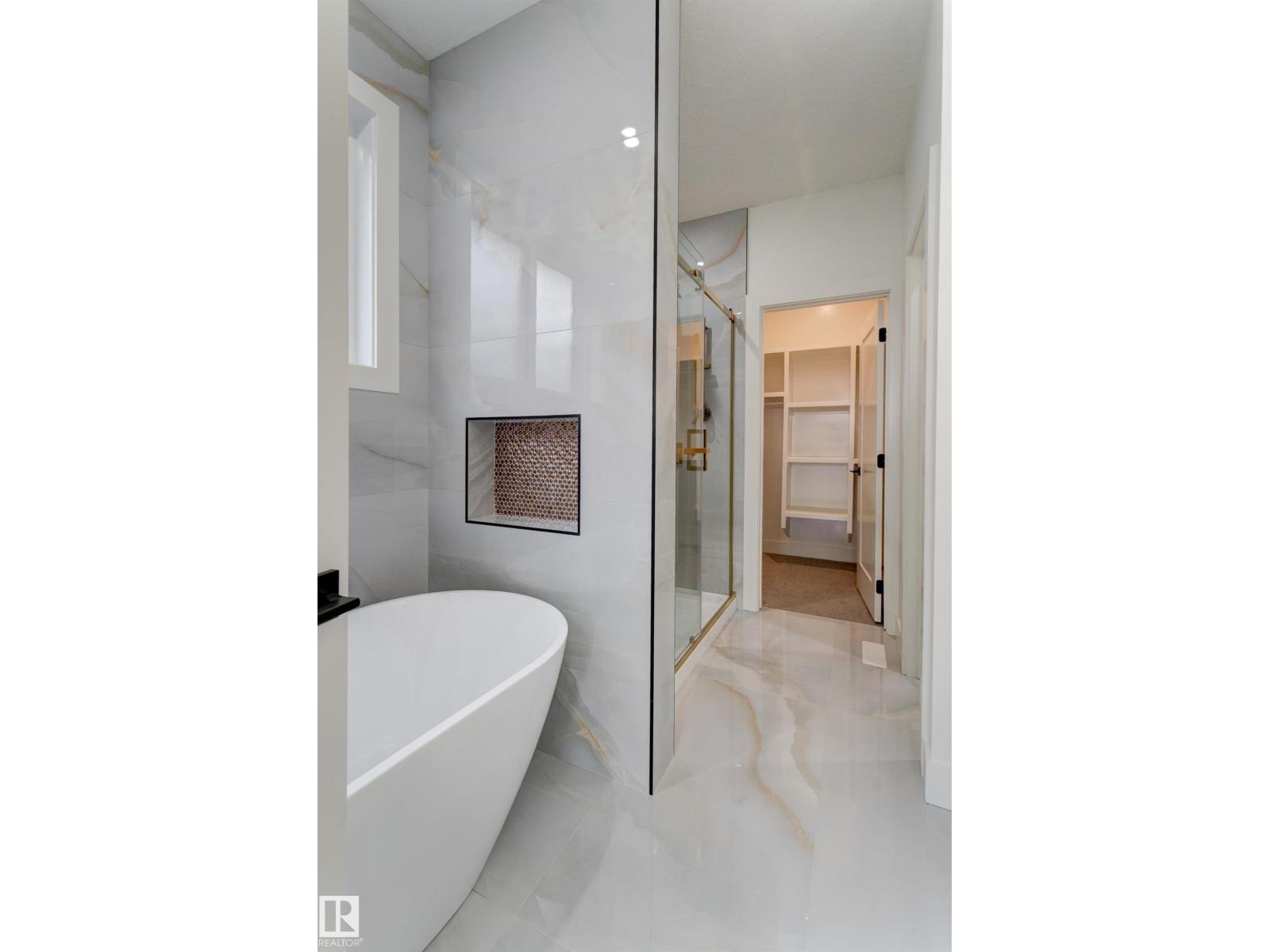 4727 17 AV SW - 24