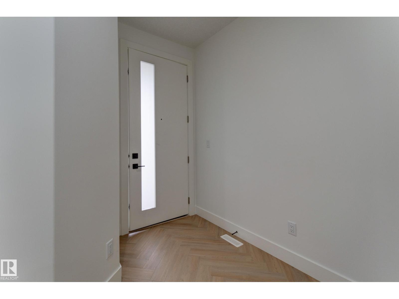 4727 17 AV SW - 3