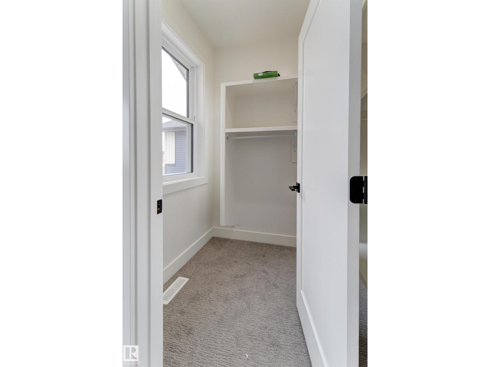 4727 17 AV SW - 37