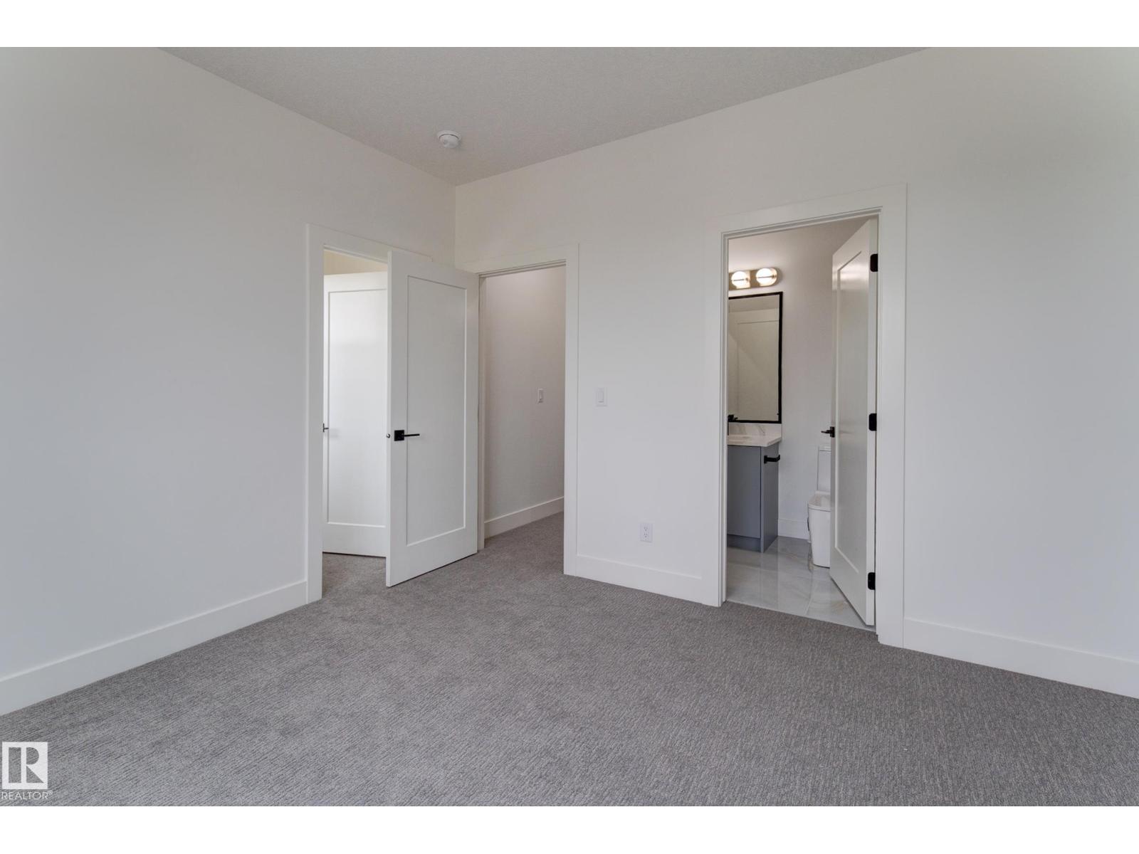 4727 17 AV SW - 36
