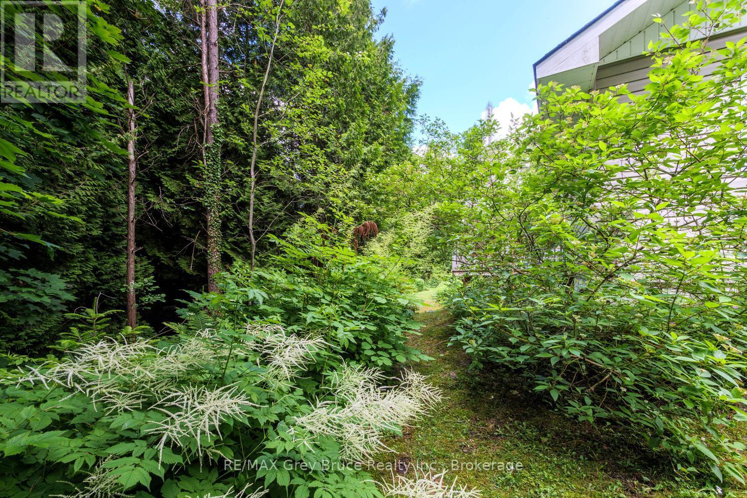 550 HURON ROAD N - 22