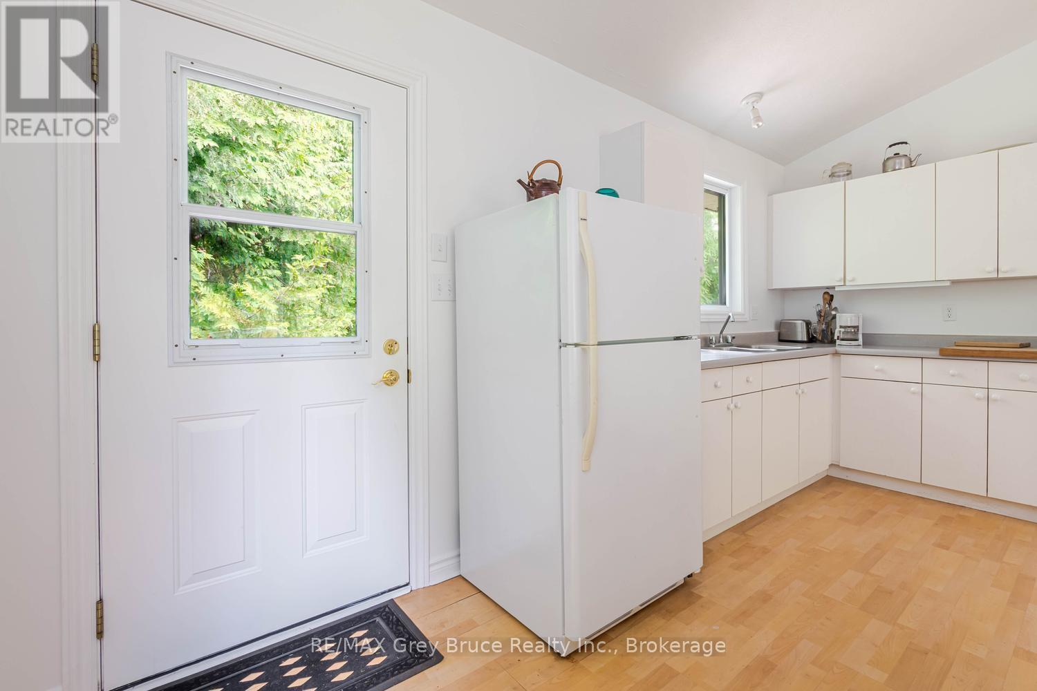 550 HURON ROAD N - 9