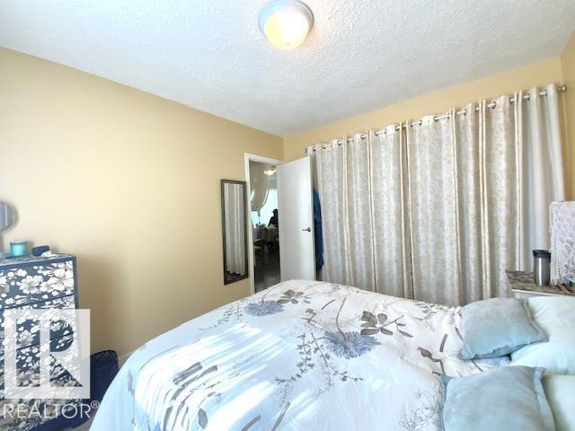 5417 48 ST - 14
