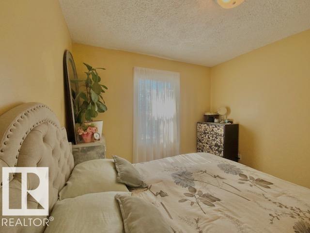 5417 48 ST - 15