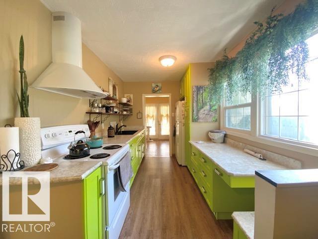 5417 48 ST - 16