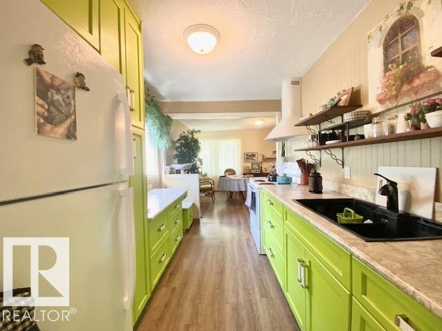 5417 48 ST - 21