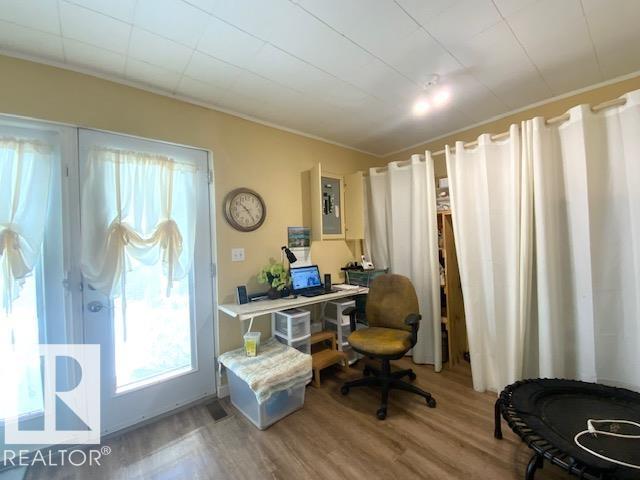 5417 48 ST - 22