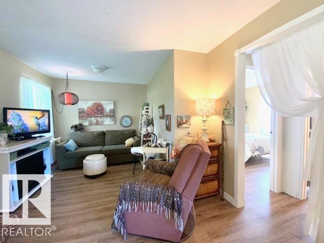 5417 48 ST - 7