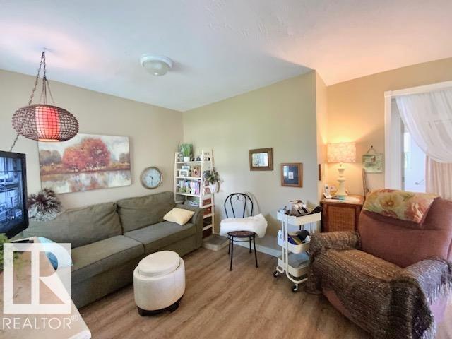 5417 48 ST - 9