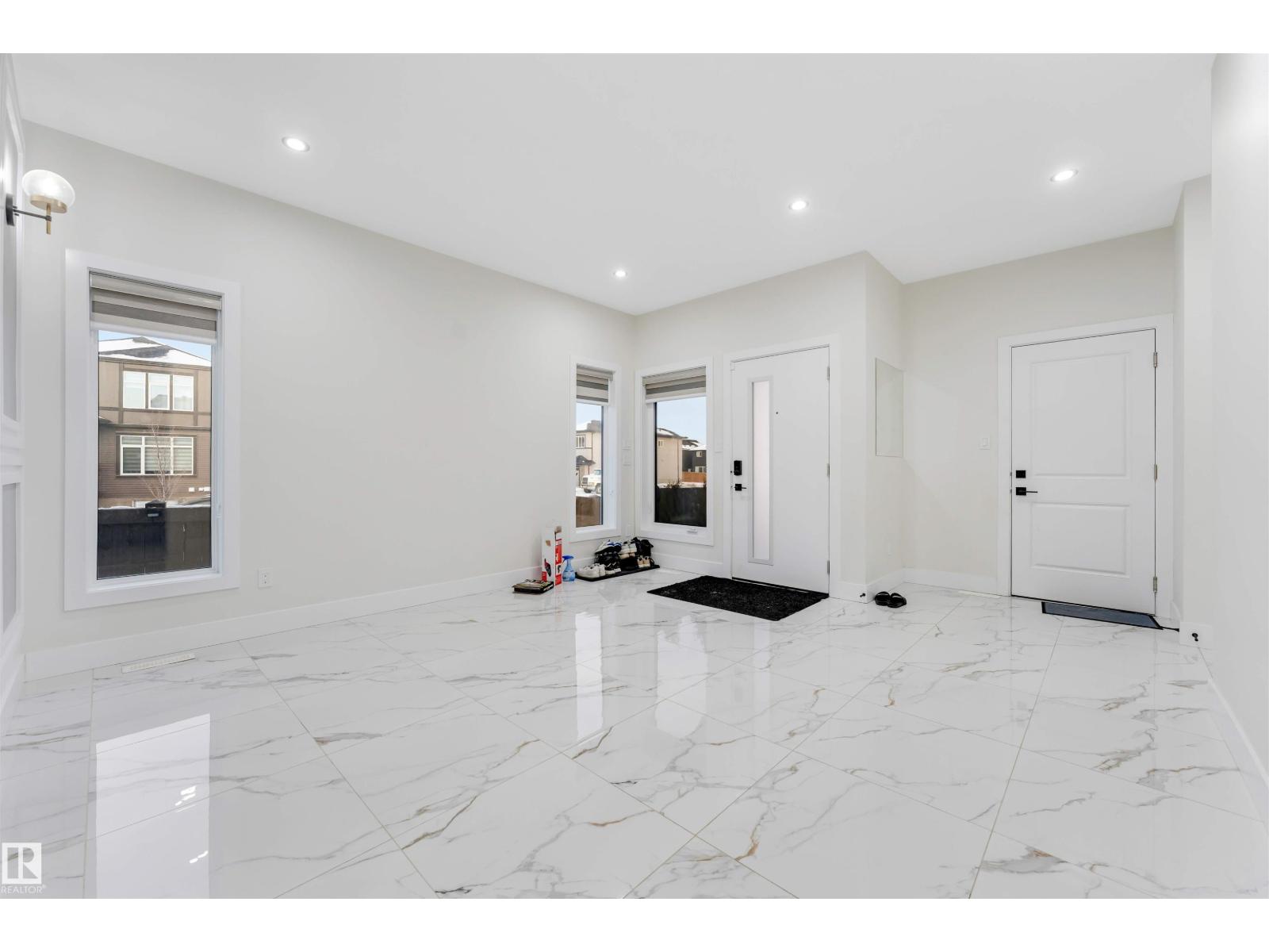 16916 47 ST NW - 16