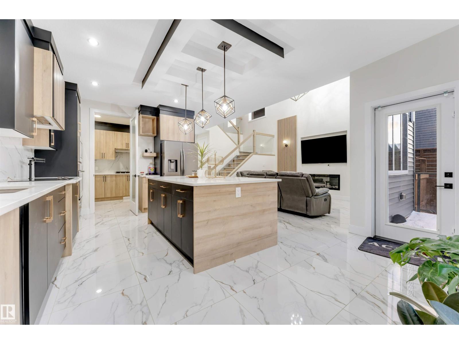 16916 47 ST NW - 3