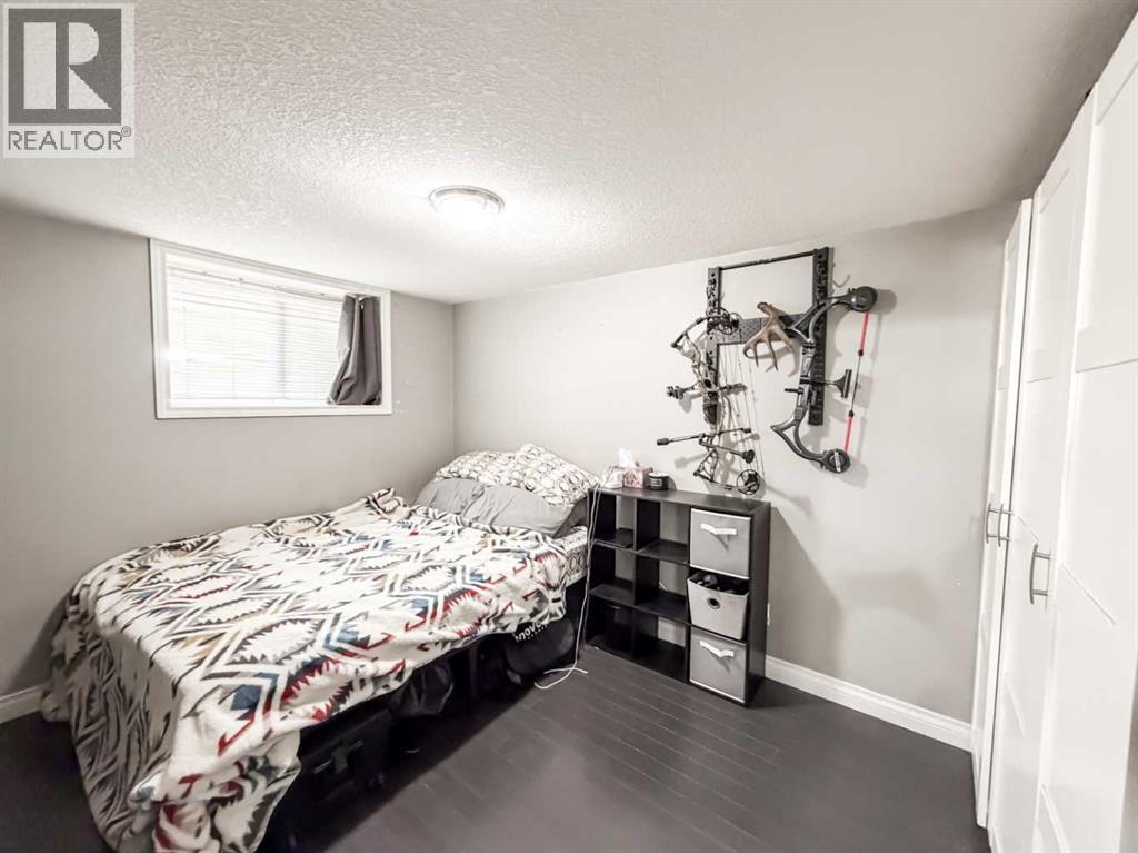 10761 74 Avenue - 27