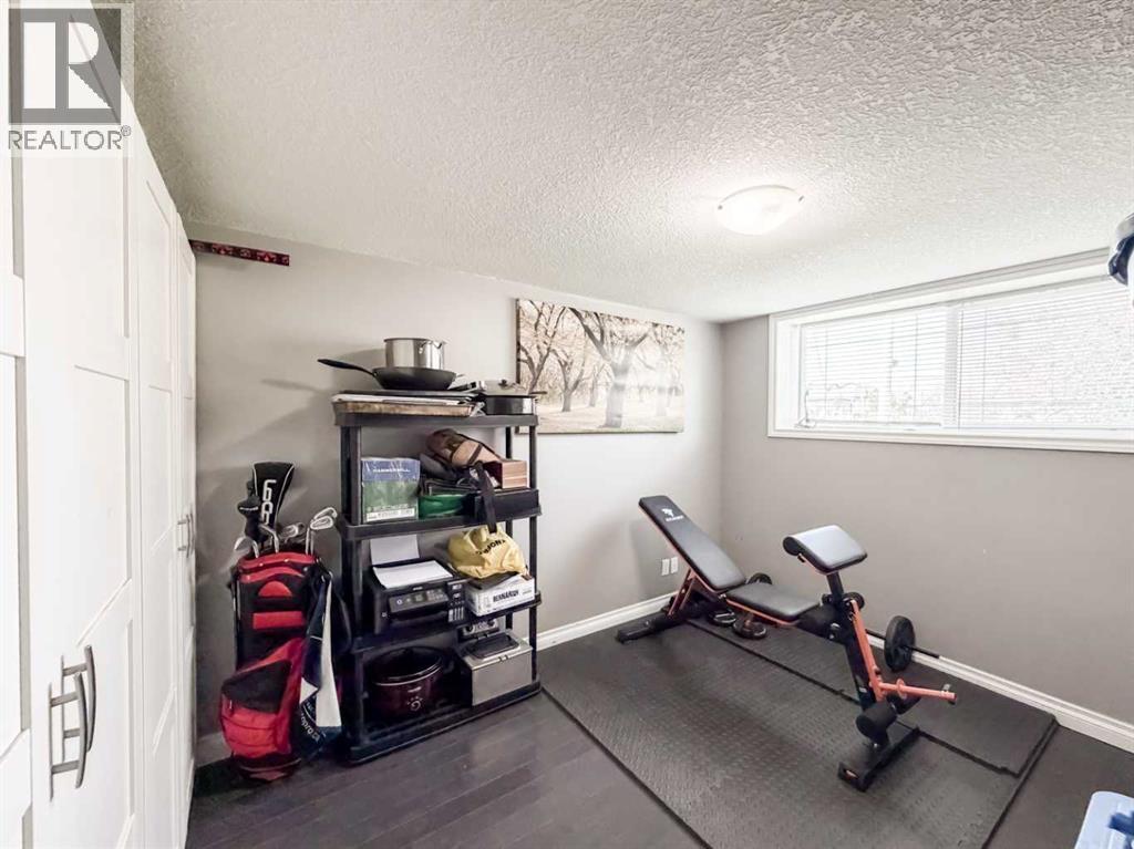 10761 74 Avenue - 30
