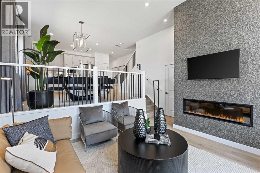 124 Corner Glen Avenue NE - 1