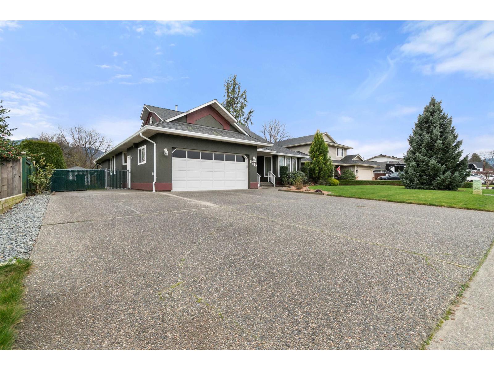6792 HENRY STREET, Sardis South, Chilliwack