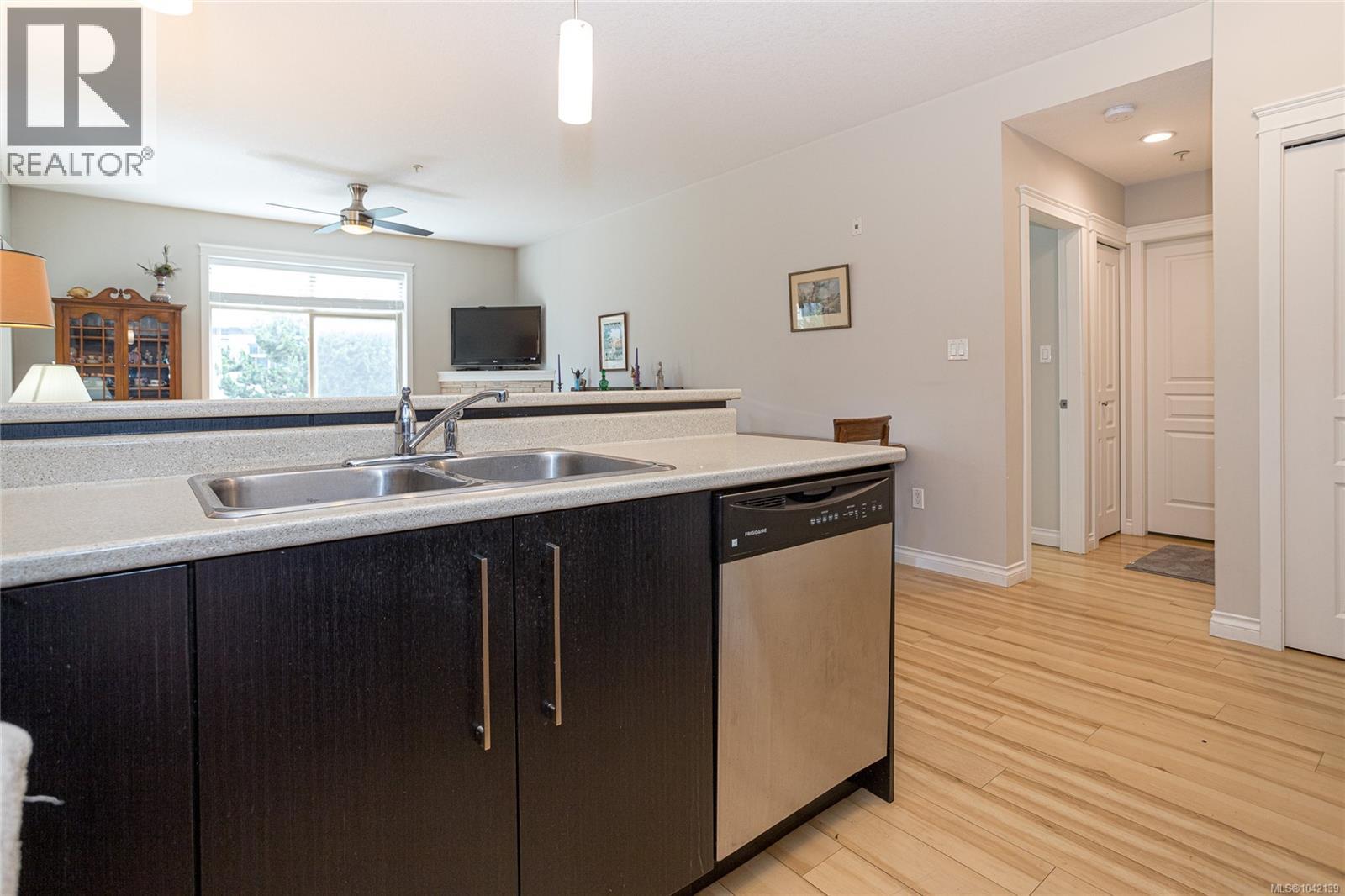 #207 2117 Meredith Rd - 11