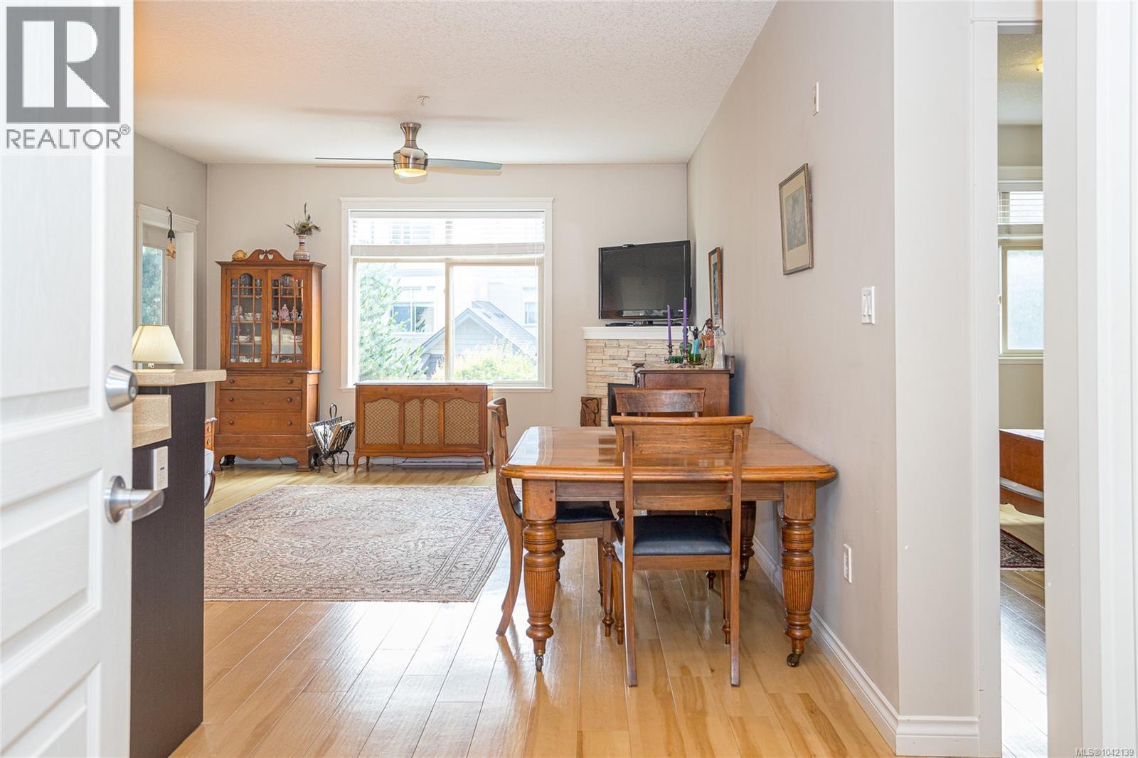 #207 2117 Meredith Rd - 2