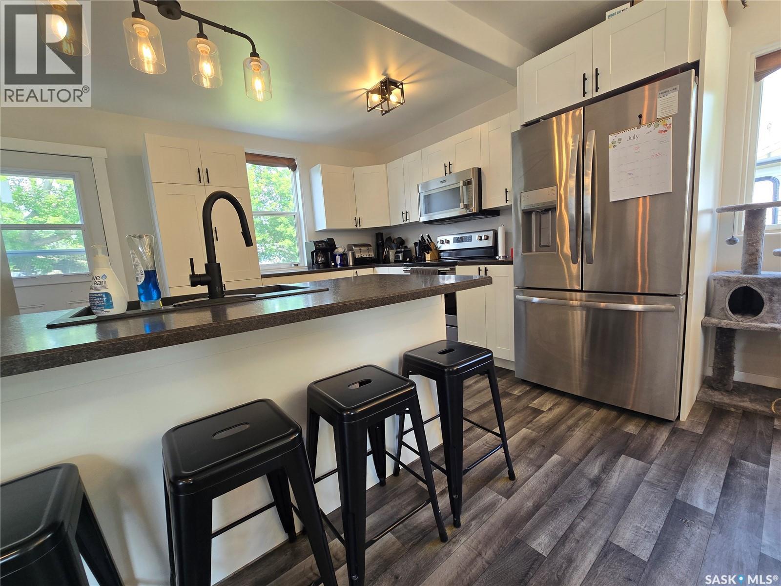 107 9TH AVENUE S - 3