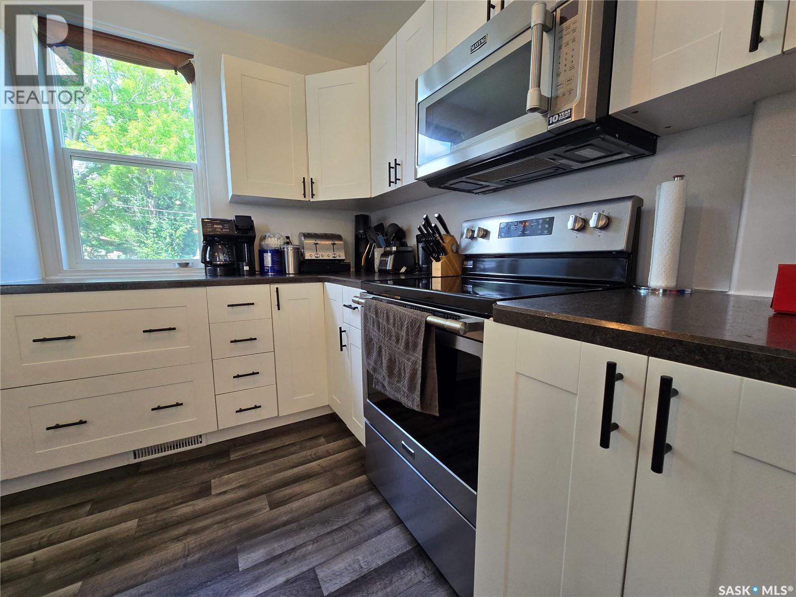 107 9TH AVENUE S - 4