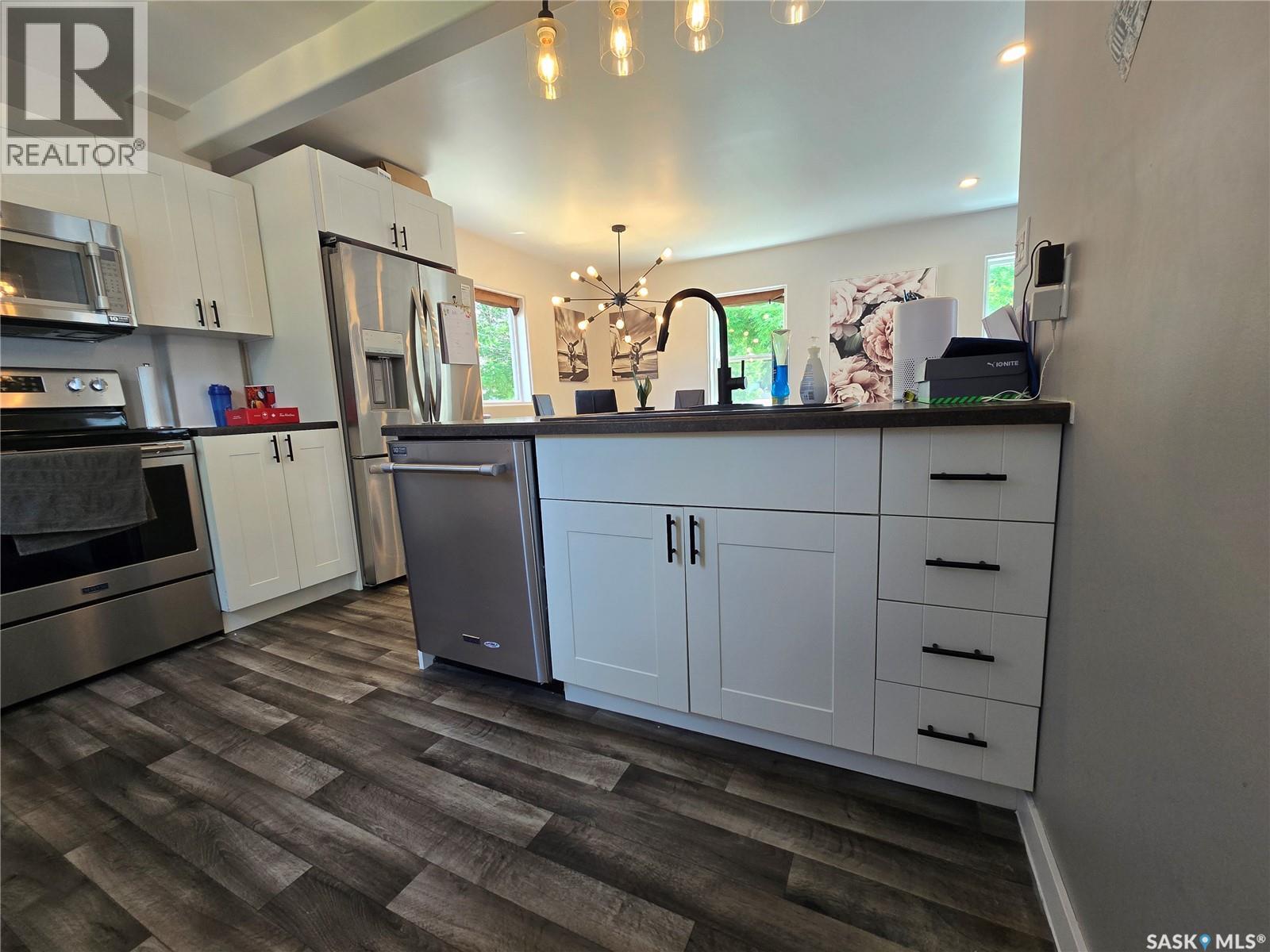 107 9TH AVENUE S - 5