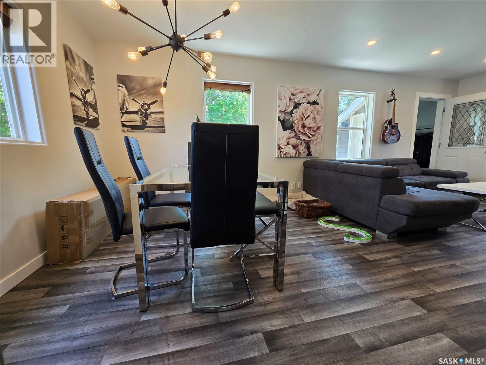 107 9TH AVENUE S - 7