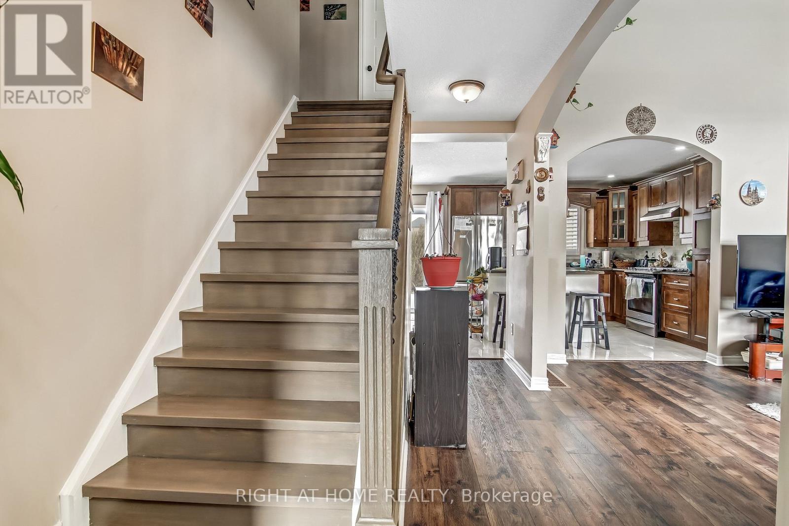 448 POLDON DRIVE - 6