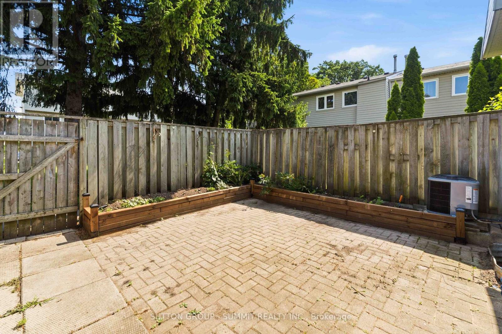 #27 1396 UPPER OTTAWA STREET - 18