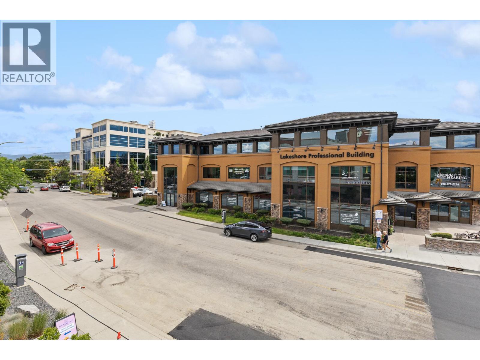 202 3275 Lakeshore Road, Kelowna