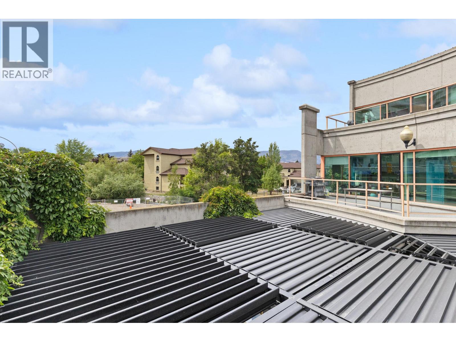 202 3275 Lakeshore Road, Kelowna