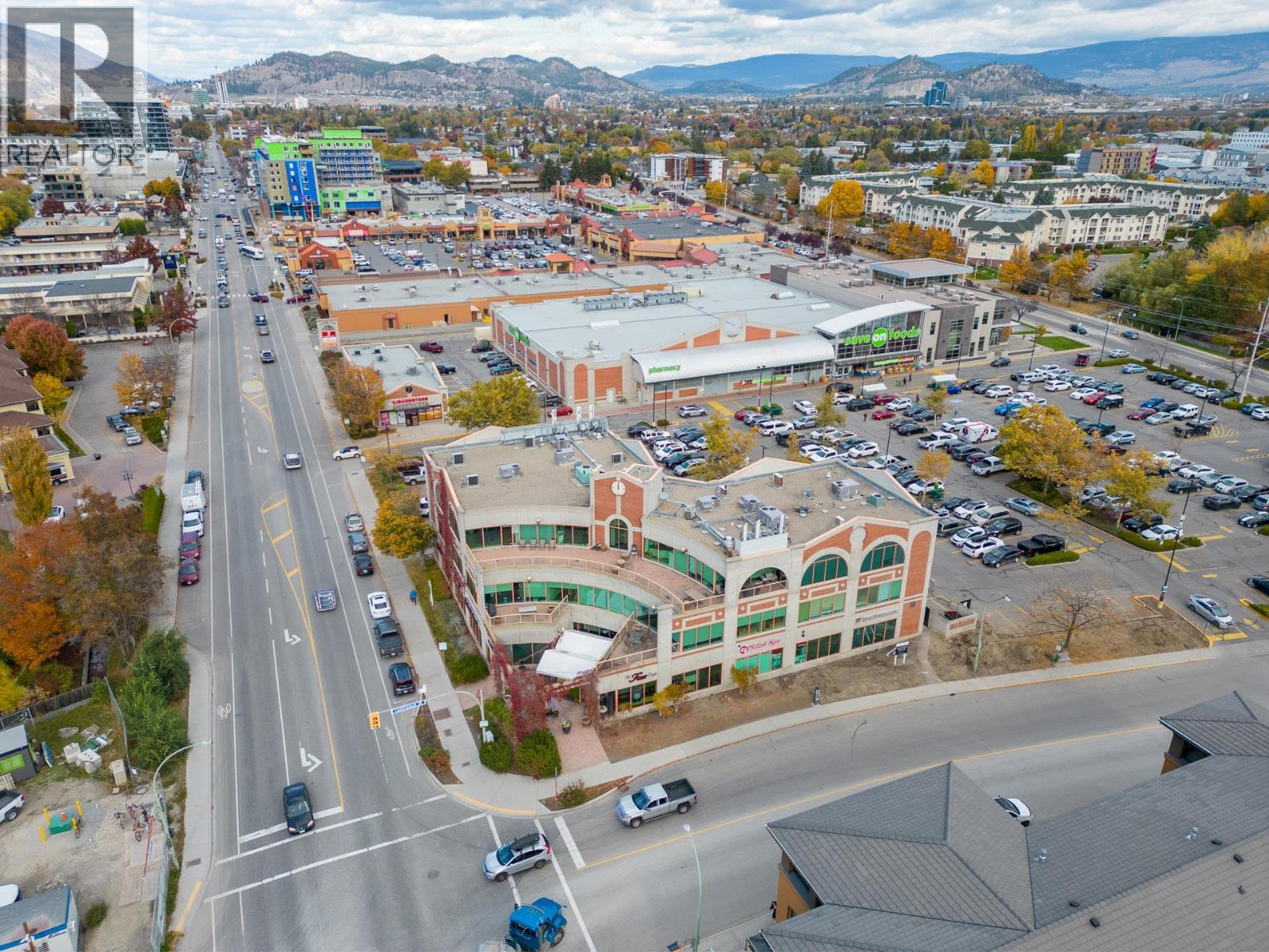 202 3275 Lakeshore Road, Kelowna