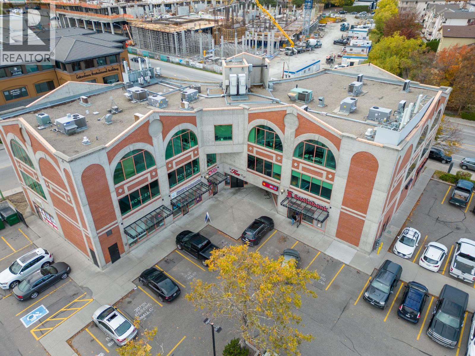 202 3275 Lakeshore Road, Kelowna