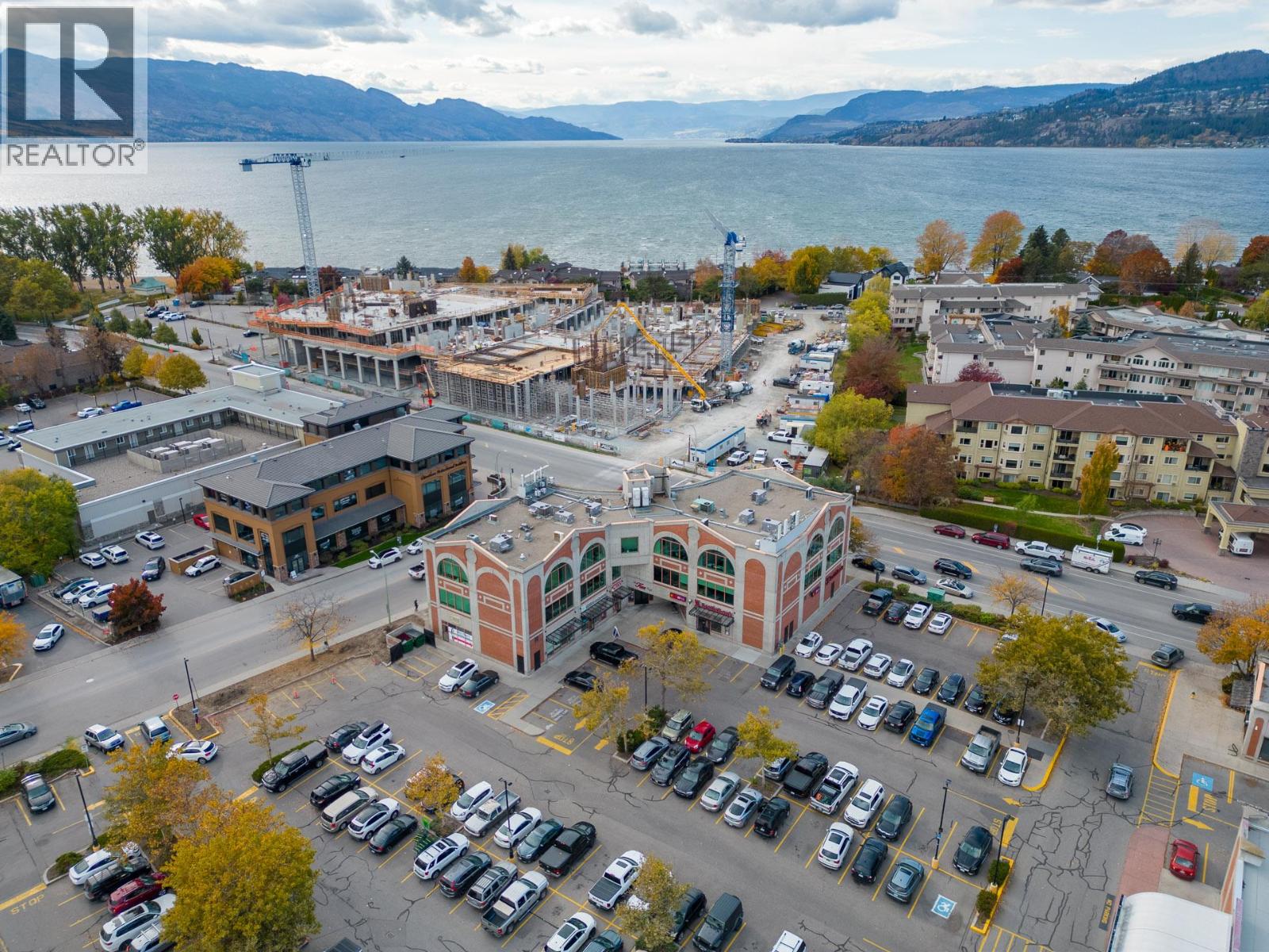 202 3275 Lakeshore Road, Kelowna