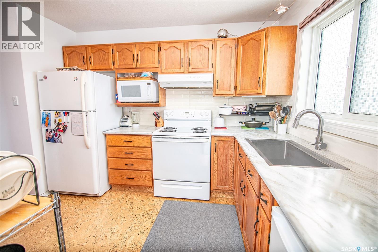 #C2 532 River STREET E - 8