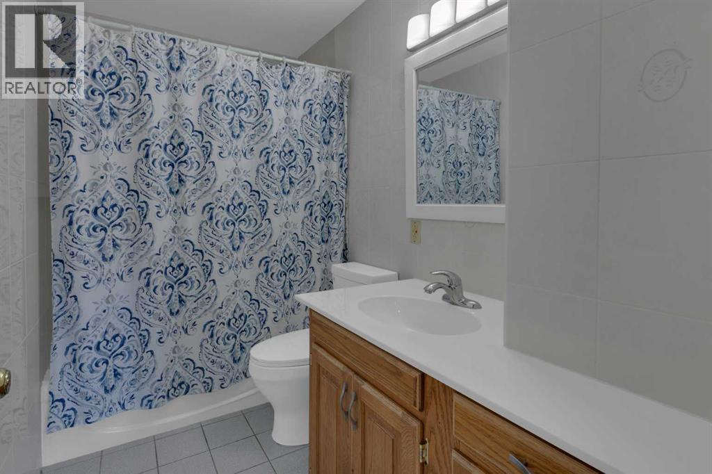 Family bath main level