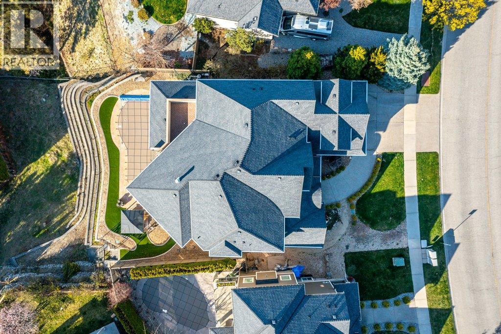 354 Quilchena Drive - 69